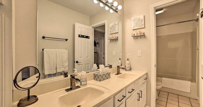Portage Point Resort (Portage Point Inn) - Web Listing (newer photo)